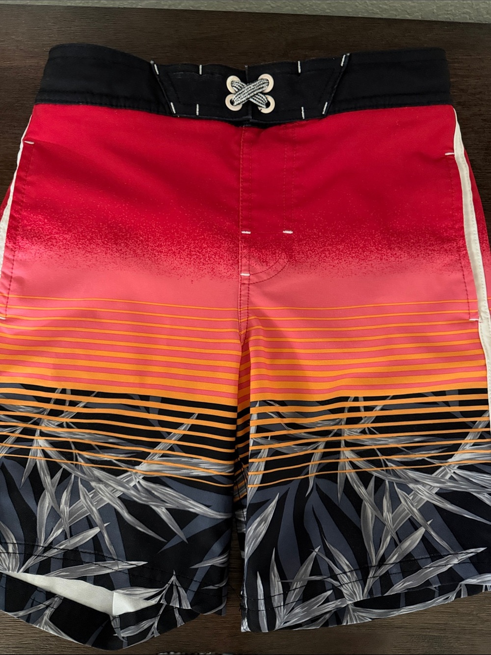Boy’s Red & Black Gradient Boardshorts | Size M/8